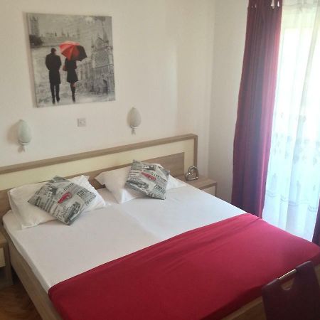 Apartmani Adriatic Ana Novalja Extérieur photo
