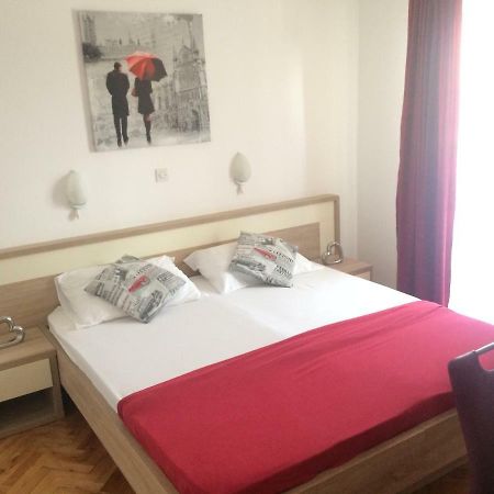 Apartmani Adriatic Ana Novalja Extérieur photo