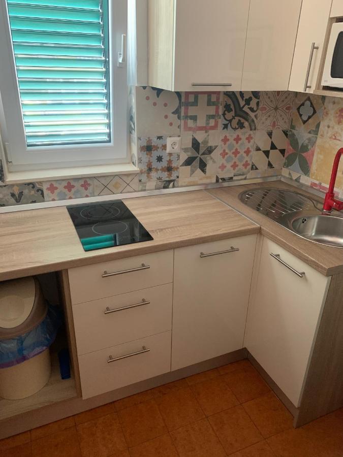 Apartmani Adriatic Ana Novalja Extérieur photo