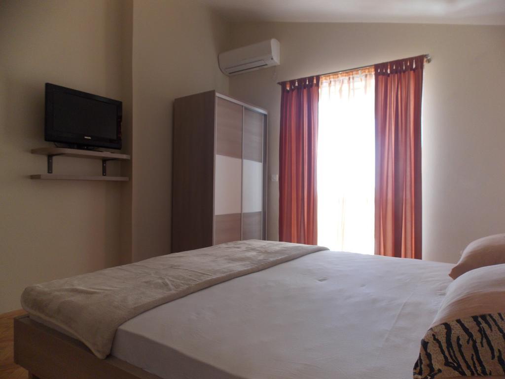 Apartmani Adriatic Ana Novalja Extérieur photo