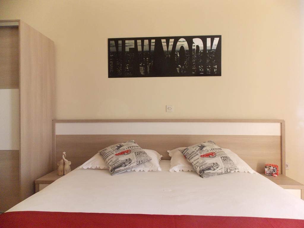 Apartmani Adriatic Ana Novalja Extérieur photo