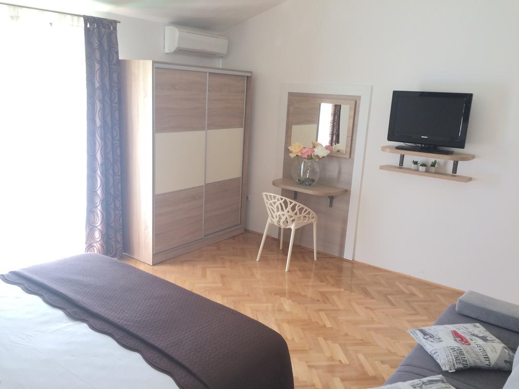 Apartmani Adriatic Ana Novalja Extérieur photo