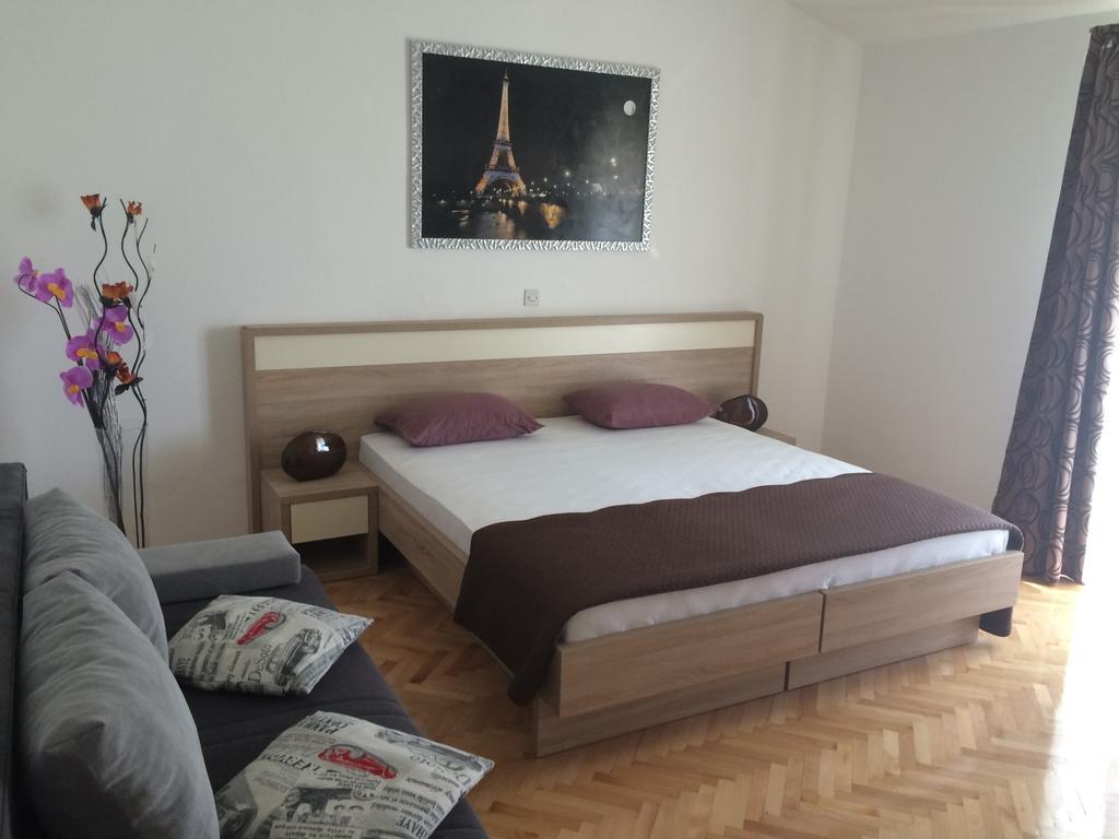 Apartmani Adriatic Ana Novalja Extérieur photo