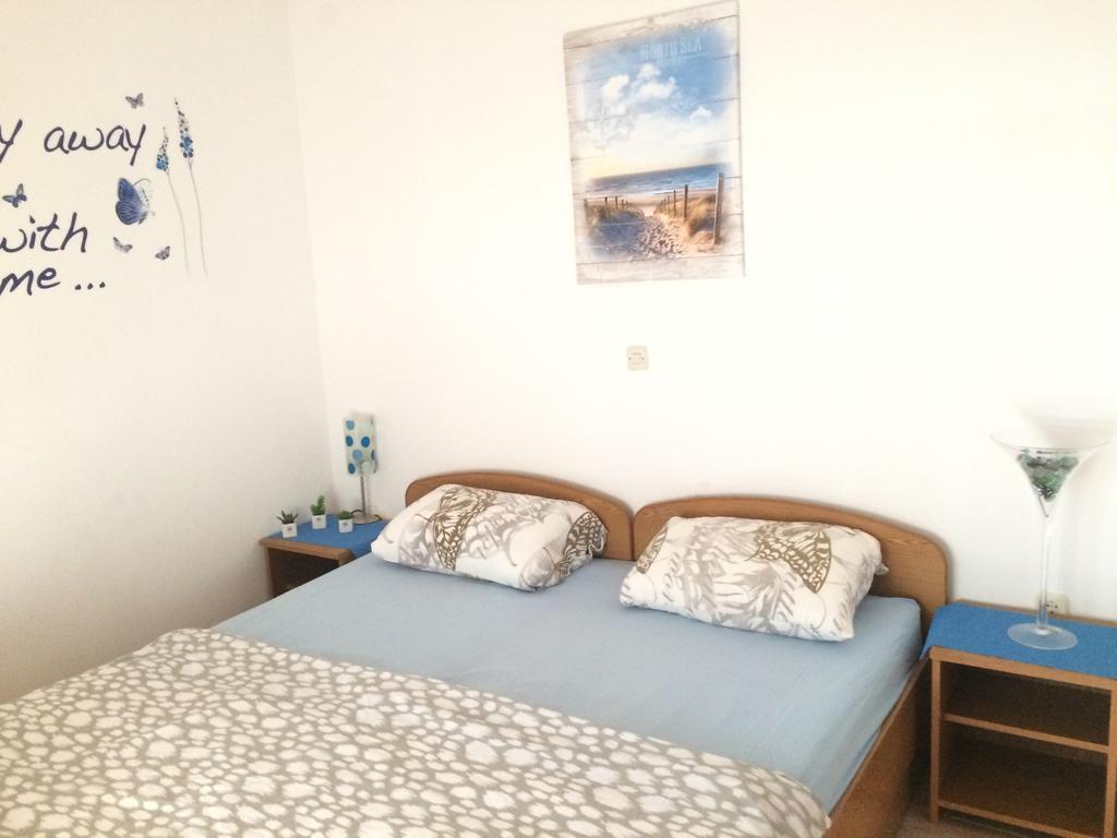Apartmani Adriatic Ana Novalja Extérieur photo