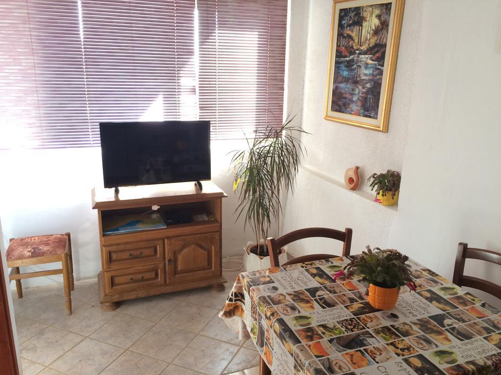 Apartmani Adriatic Ana Novalja Extérieur photo
