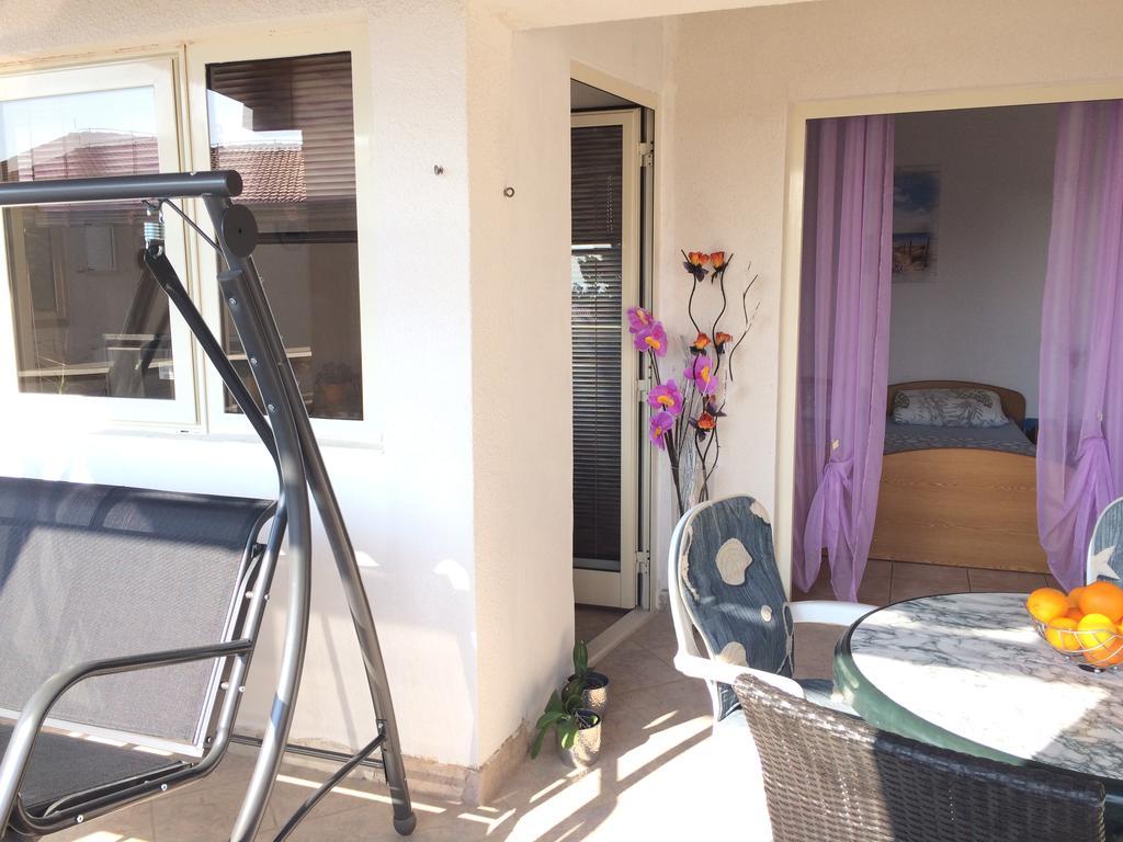 Apartmani Adriatic Ana Novalja Extérieur photo