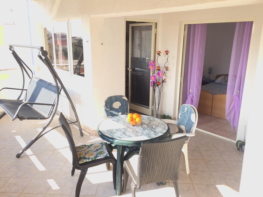 Apartmani Adriatic Ana Novalja Extérieur photo