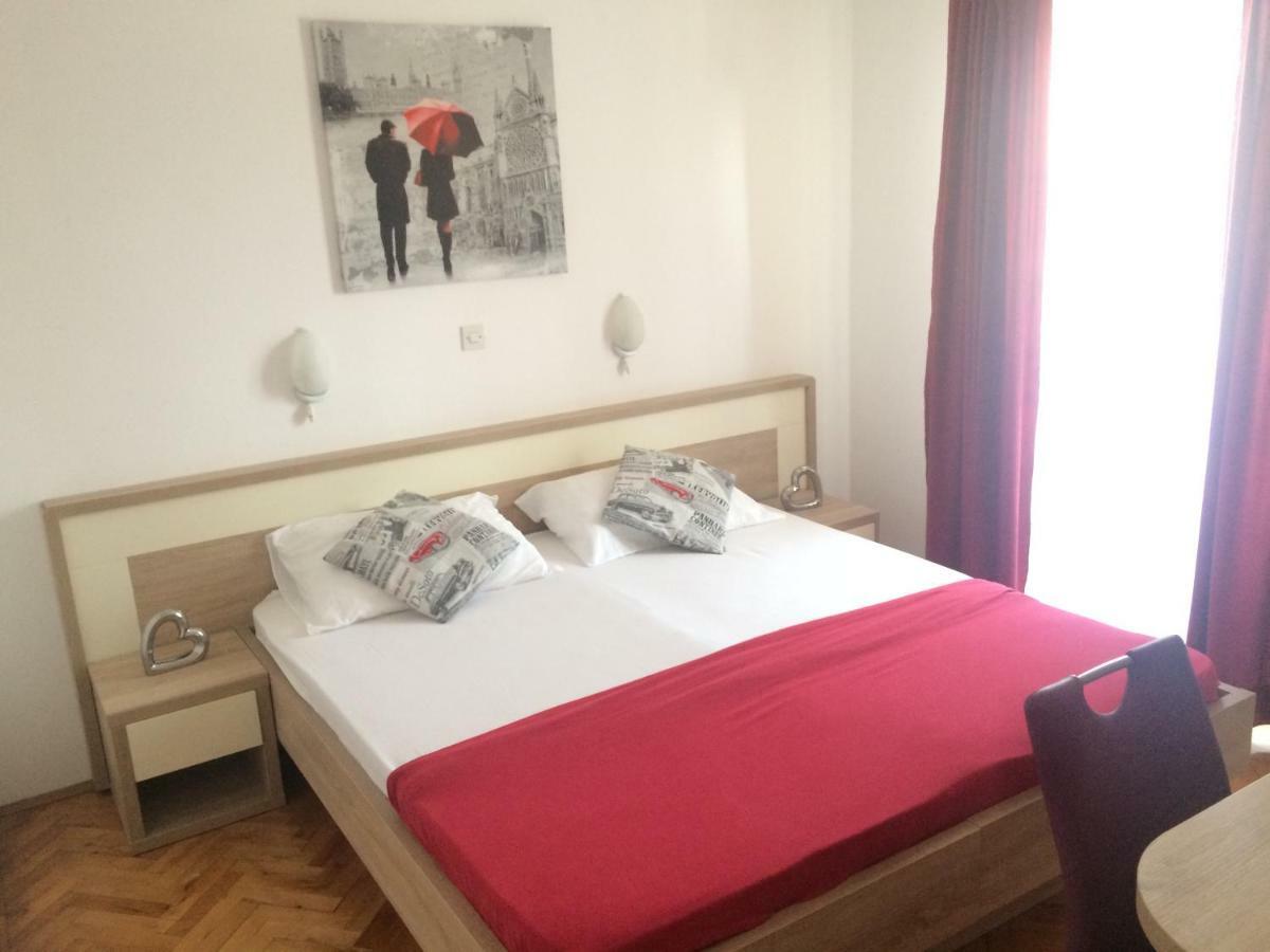 Apartmani Adriatic Ana Novalja Extérieur photo