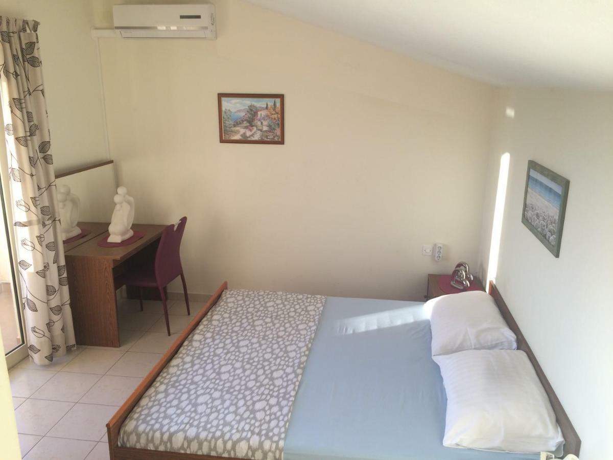 Apartmani Adriatic Ana Novalja Extérieur photo